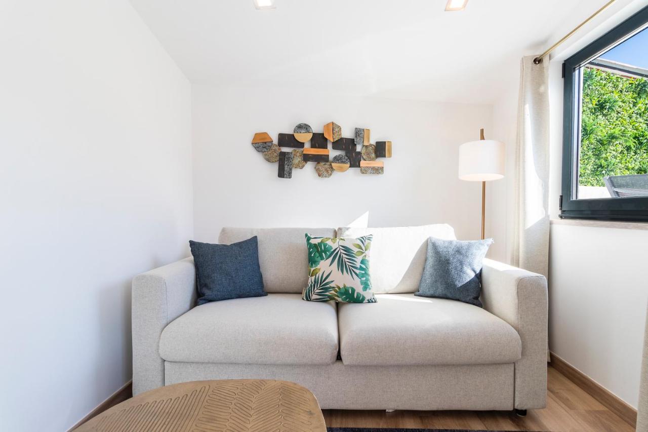 Perfect 1 Bed In Chiado With Terrace And Aircon Apartment ลิสบอน ภายนอก รูปภาพ
